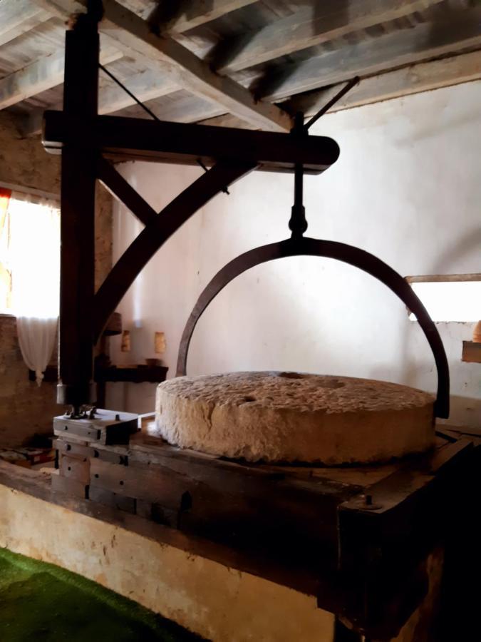Le Moulin De Saubrigues Bed and Breakfast Buitenkant foto